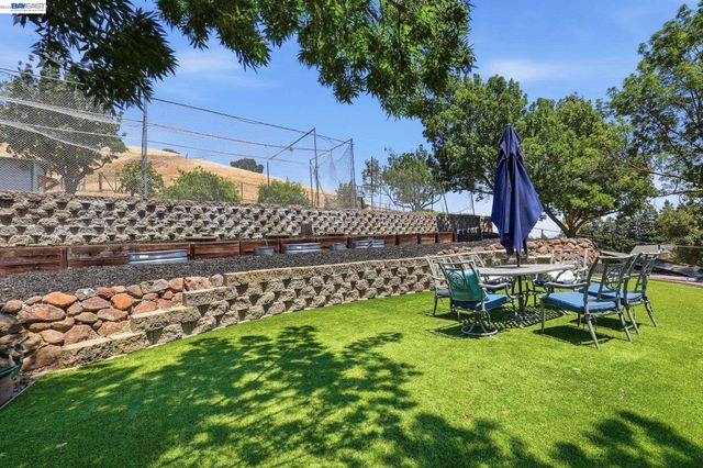 2390 Reliez Valley Rd, Martinez, CA 94553
