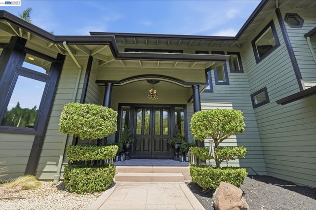 2390 Reliez Valley Rd, Martinez, CA 94553