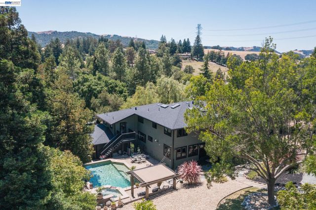 2390 Reliez Valley Rd, Martinez, CA 94553