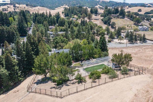 2390 Reliez Valley Rd, Martinez, CA 94553
