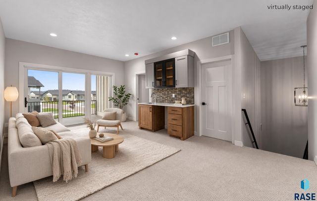 102 N Bryggen Pl Place, Sioux Falls, SD 57107