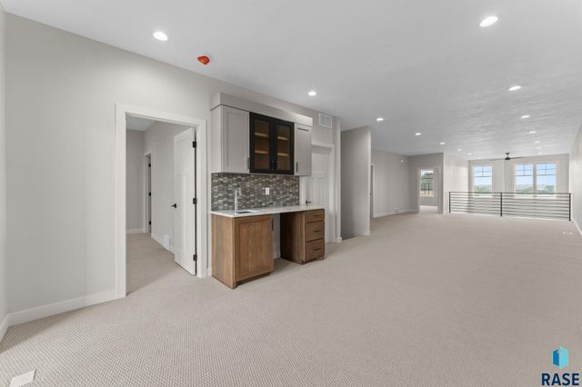 102 N Bryggen Pl Place, Sioux Falls, SD 57107