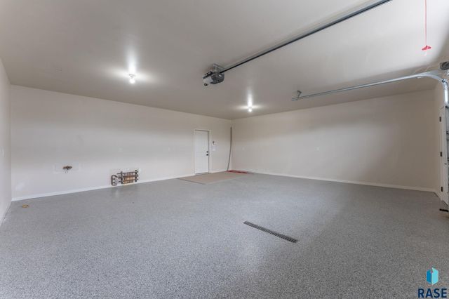 102 N Bryggen Pl Place, Sioux Falls, SD 57107