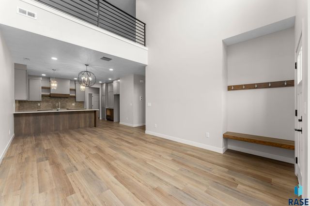 102 N Bryggen Pl Place, Sioux Falls, SD 57107