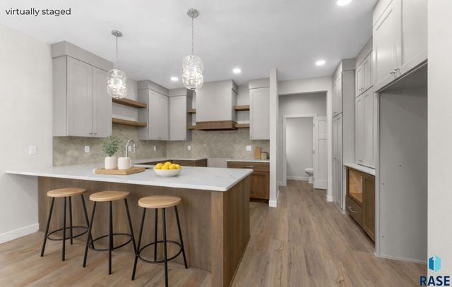 102 N Bryggen Pl Place, Sioux Falls, SD 57107