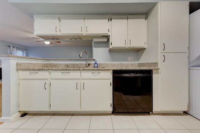 18800 Egret Bay Boulevard 201, Webster, TX 77058