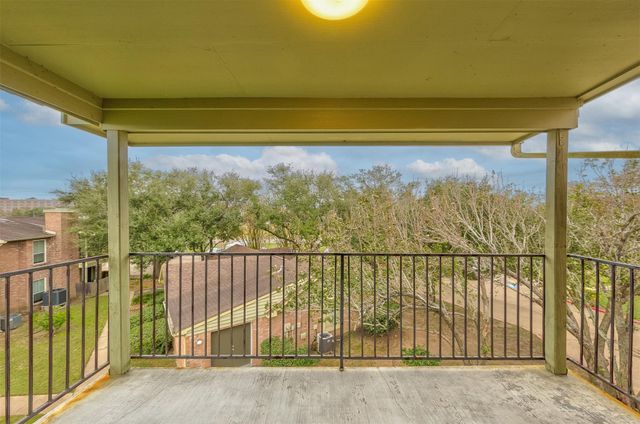 18800 Egret Bay Boulevard 201, Webster, TX 77058