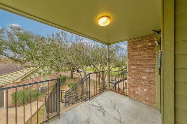 18800 Egret Bay Boulevard 201, Webster, TX 77058