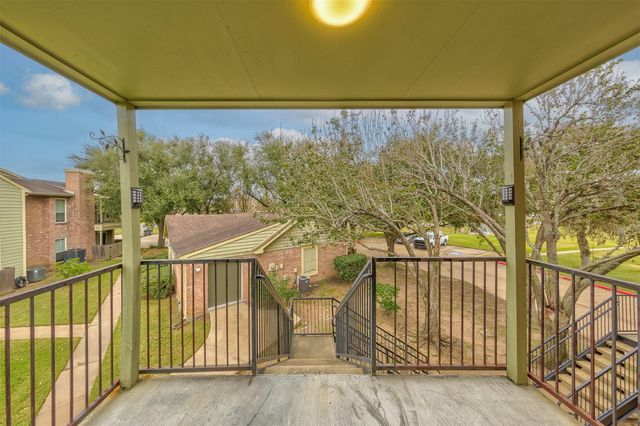 18800 Egret Bay Boulevard 201, Webster, TX 77058