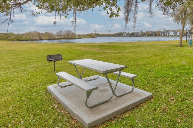 18800 Egret Bay Boulevard 201, Webster, TX 77058