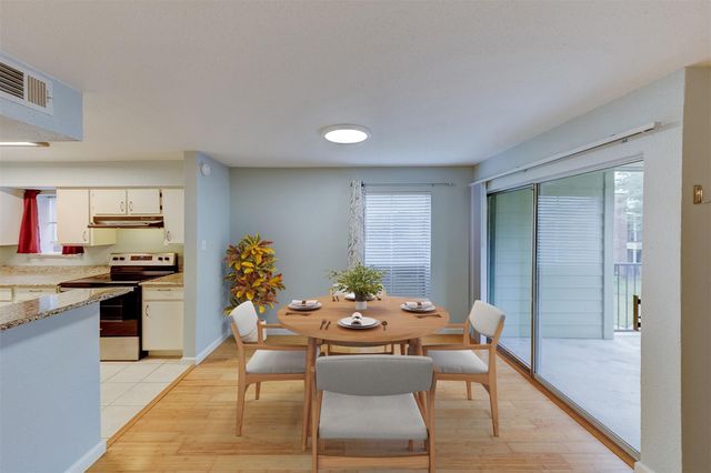 18800 Egret Bay Boulevard 201, Webster, TX 77058