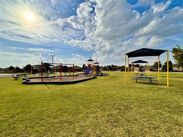 1204 Blackjack Creek Drive, Yukon, OK 73099