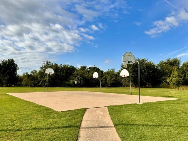 1204 Blackjack Creek Drive, Yukon, OK 73099