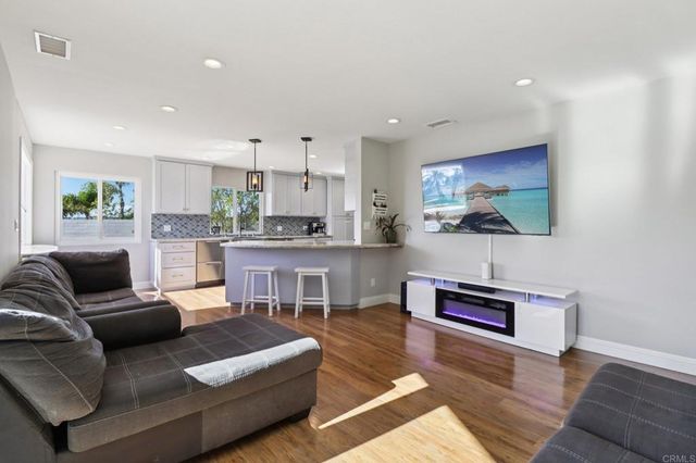 5050 September Street, San Diego, CA 92110