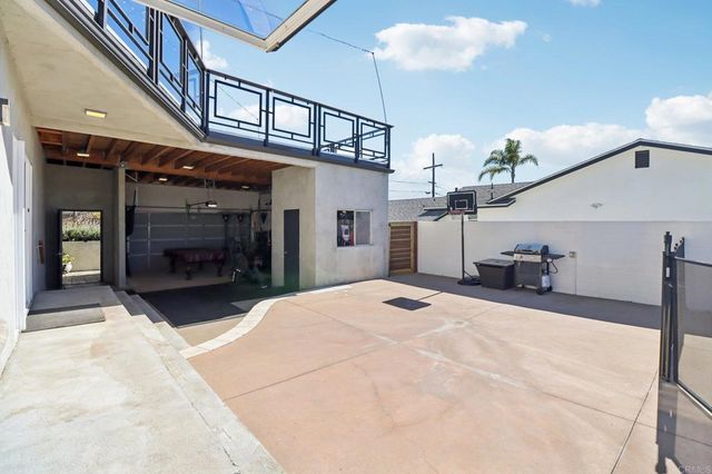 5050 September Street, San Diego, CA 92110