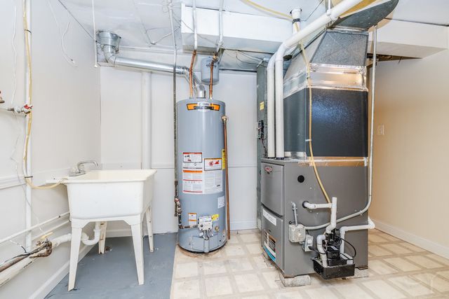 14 Arrowhead Drive, Thornton, IL 60476