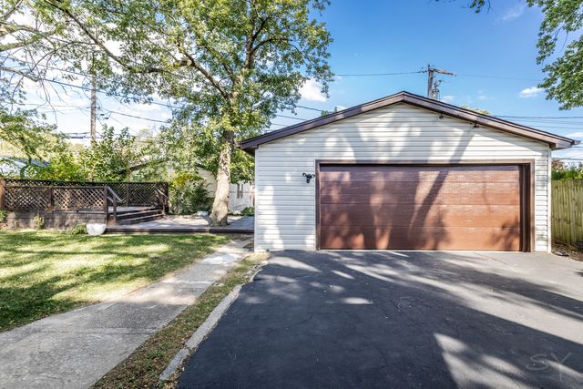 14 Arrowhead Drive, Thornton, IL 60476