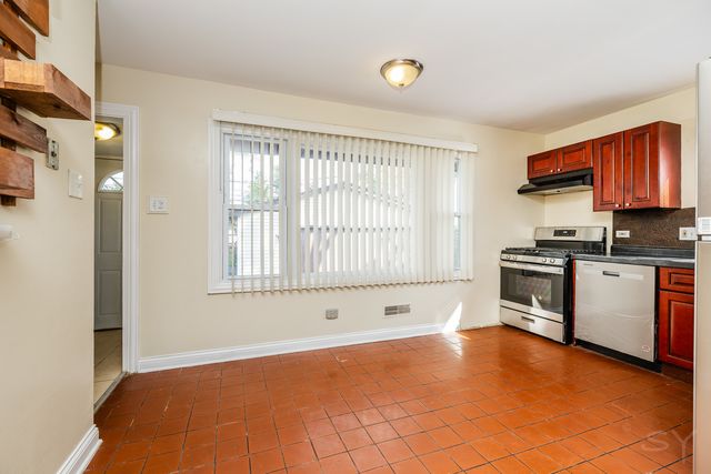 14 Arrowhead Drive, Thornton, IL 60476