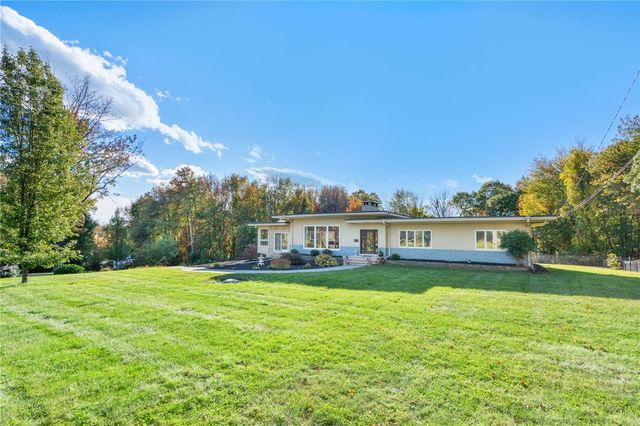 250 Harris Road, Smithfield, RI 02917