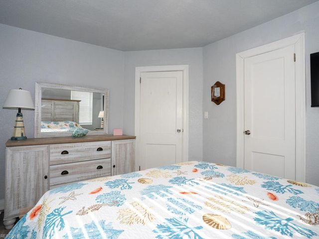 39 W Sunset RD, Hampton, VA 23669