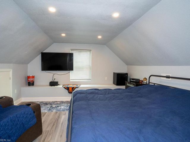 39 W Sunset RD, Hampton, VA 23669