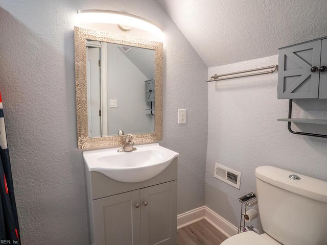 39 W Sunset RD, Hampton, VA 23669