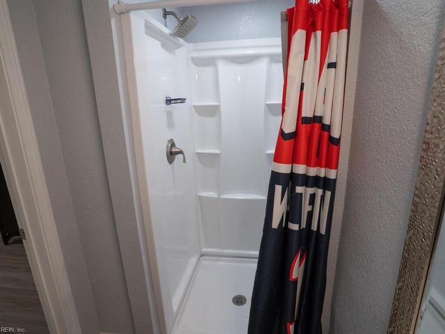 39 W Sunset RD, Hampton, VA 23669