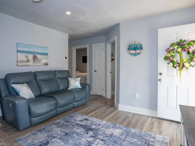 39 W Sunset RD, Hampton, VA 23669