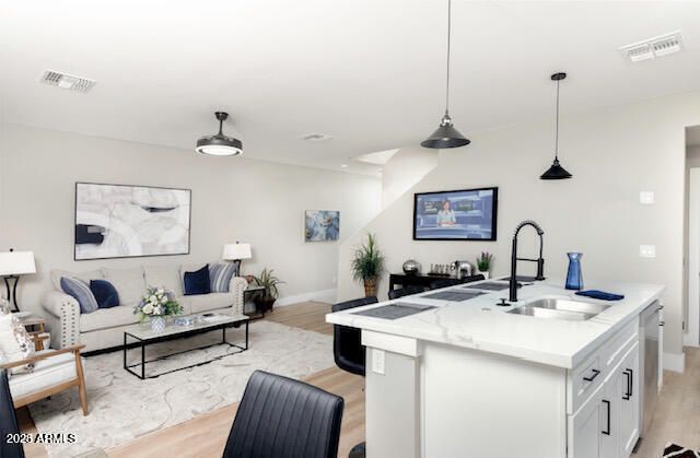 3832 E MONTEREY Way, Phoenix, AZ 85018