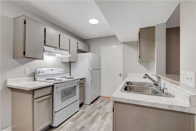 5260 Mission Monterey Lane 102, Las Vegas, NV 89107