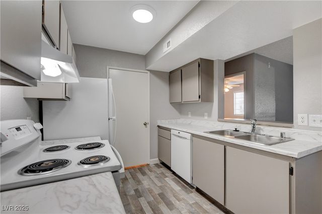 5260 Mission Monterey Lane 102, Las Vegas, NV 89107