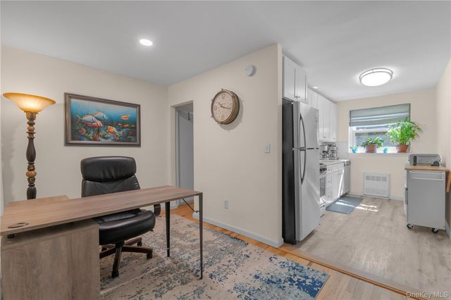 32 Pearsall Avenue 3F, Glen Cove, NY 11542