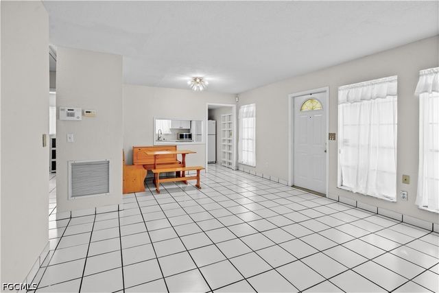 3369 Yukon CIR 1, Fort Myers, FL 33907