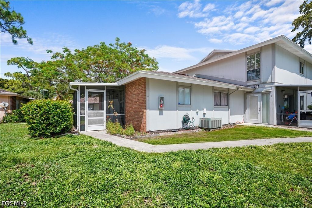 3369 Yukon CIR 1, Fort Myers, FL 33907
