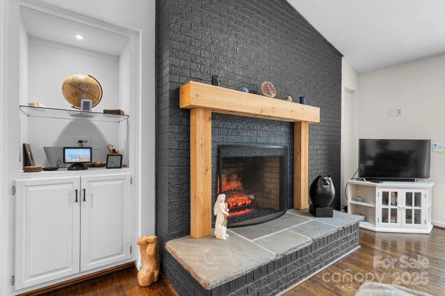 515 N Shore Drive, Hickory, NC 28601