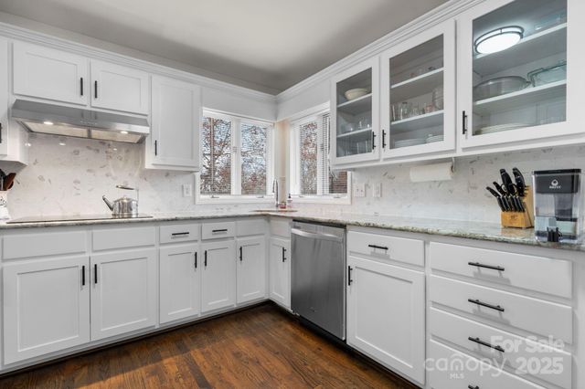 515 N Shore Drive, Hickory, NC 28601