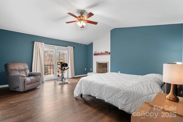 515 N Shore Drive, Hickory, NC 28601