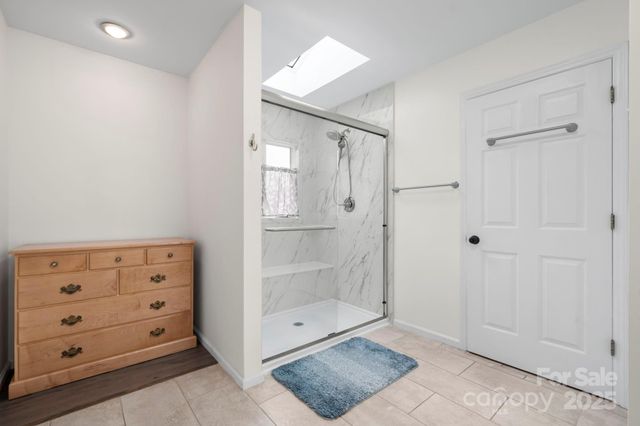 515 N Shore Drive, Hickory, NC 28601