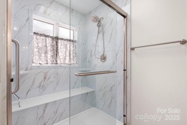 515 N Shore Drive, Hickory, NC 28601