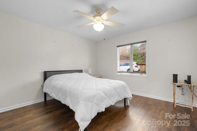 515 N Shore Drive, Hickory, NC 28601