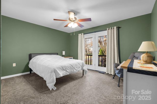 515 N Shore Drive, Hickory, NC 28601