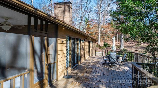 515 N Shore Drive, Hickory, NC 28601