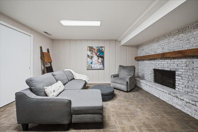 1686 W 300 N, La Porte, IN 46350