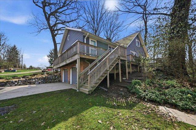 1686 W 300 N, La Porte, IN 46350