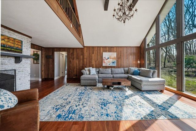 1686 W 300 N, La Porte, IN 46350