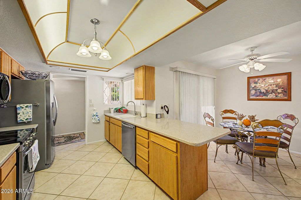 9501 W OAK RIDGE Drive, Sun City, AZ 85351 — photo 3