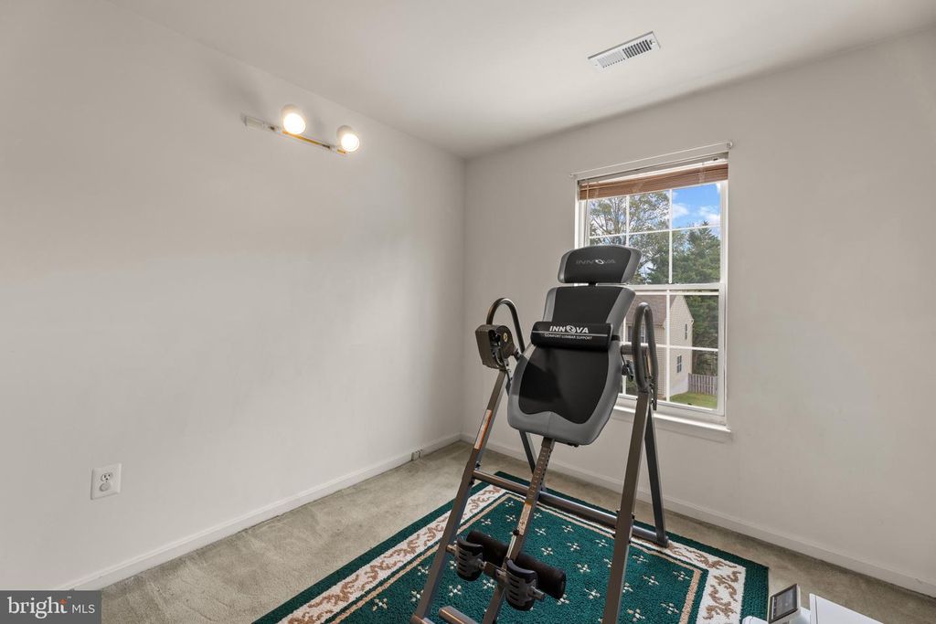 Image 18 of property listing at 15086 JARRELL PL, Woodbridge, VA 22193