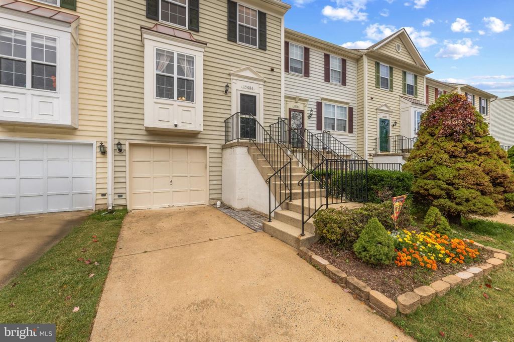 Image 2 of property listing at 15086 JARRELL PL, Woodbridge, VA 22193