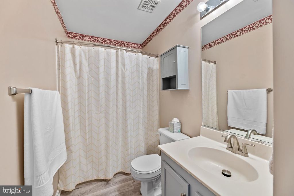 Image 20 of property listing at 15086 JARRELL PL, Woodbridge, VA 22193