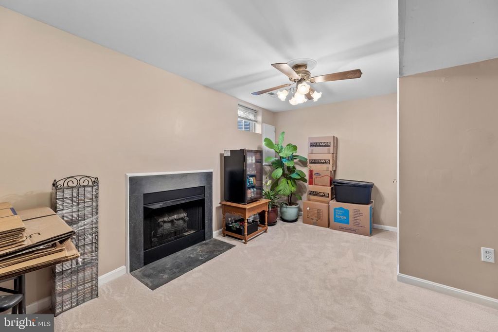 Image 29 of property listing at 15086 JARRELL PL, Woodbridge, VA 22193